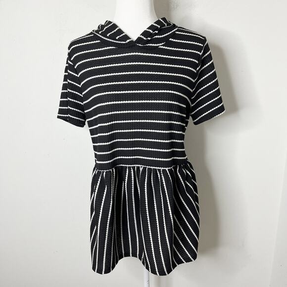 Lane Bryant Womens Knit Top 10/12 Black White Striped Hoodie Peplum Short Sleeve - Picture 3 of 10